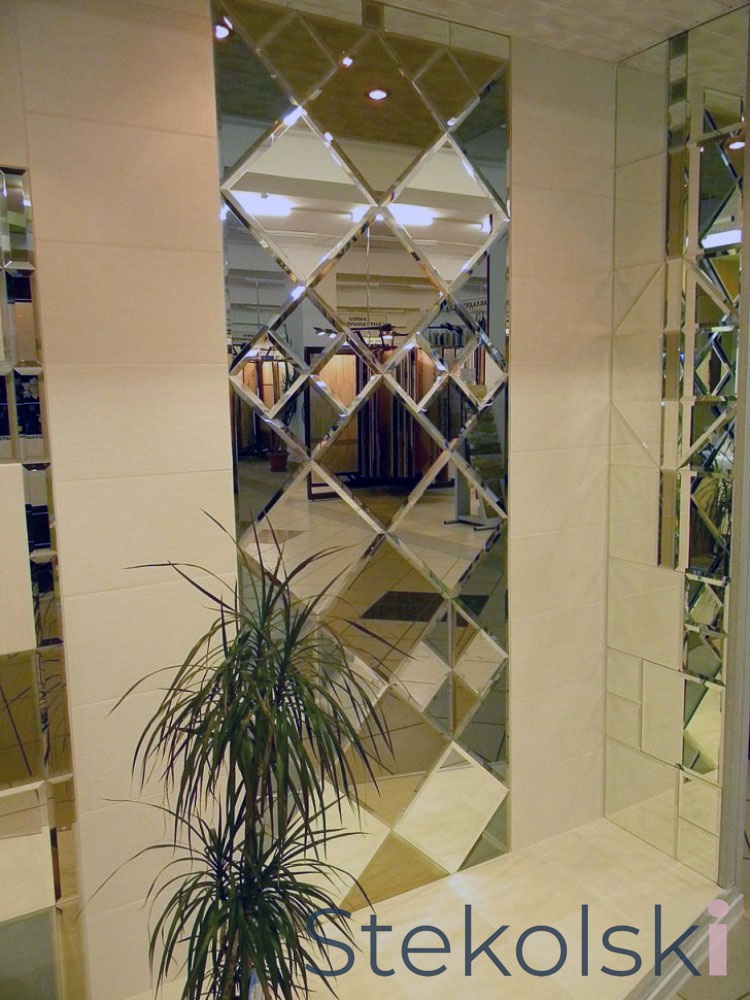 Пример облицовки стен стеклом и зеркалом